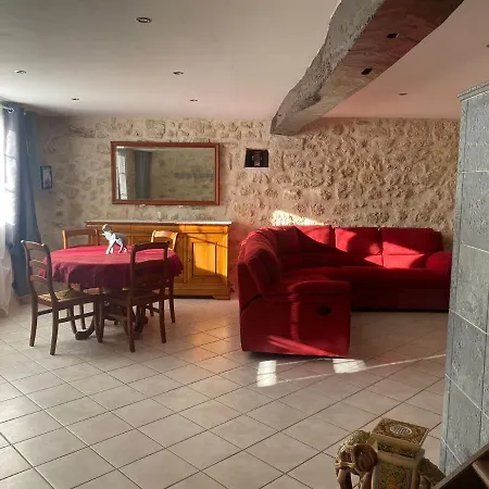 8 Personnes * Sainte-Croix-du-Mont